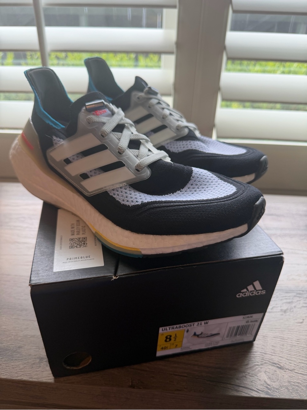 adidas Ultraboost 21 8.5